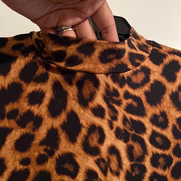 Sz 2x mock neck lightweight top - Picture 4 of 4